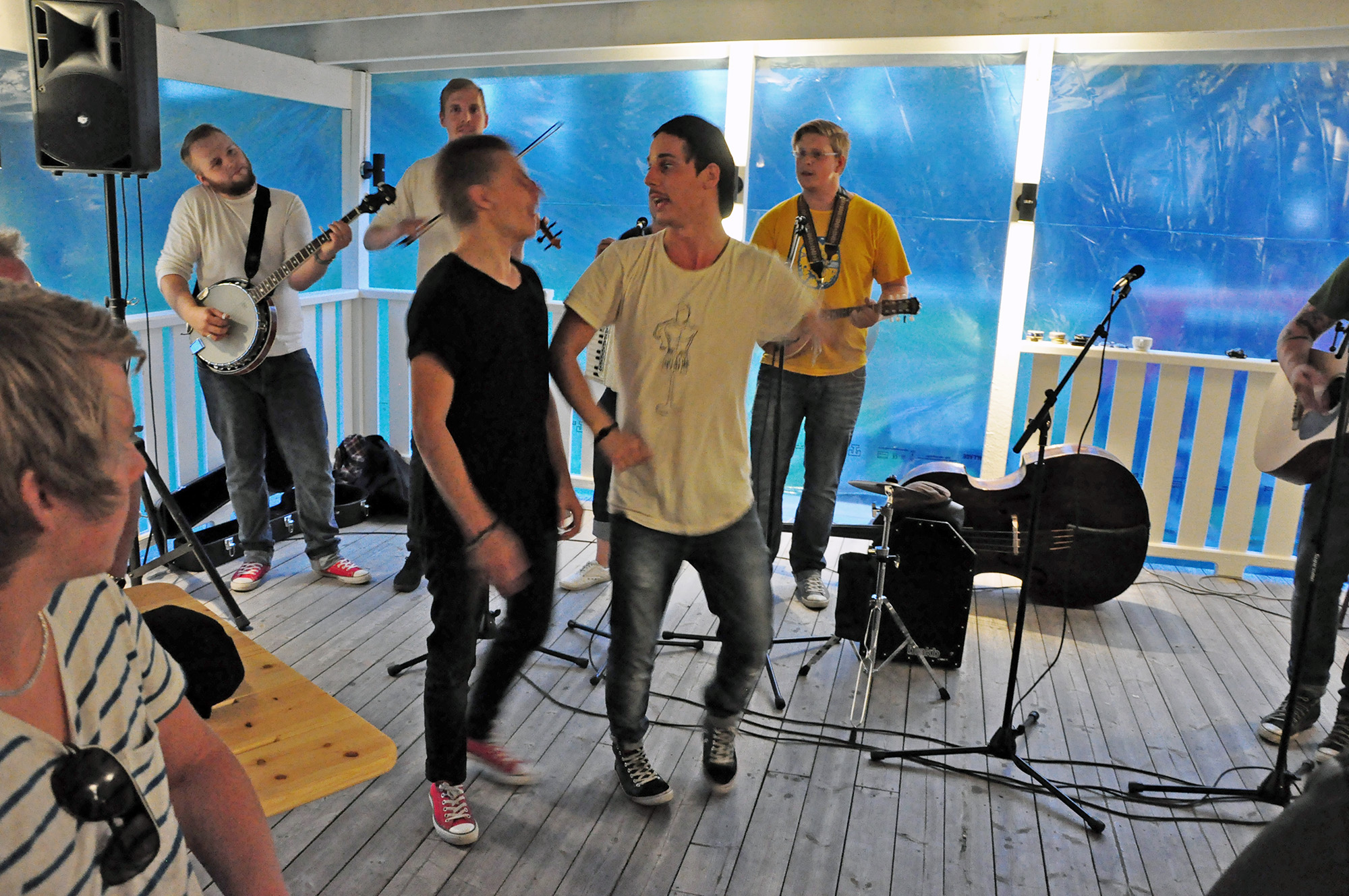 Röste.nu – Röstebilder – Grill- och familjefest med Pelle Med Två på Dönjegården 2012