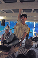 Röste.nu – Röstebilder – Grill- och familjefest med Pelle med Två på Dönjegården 2012