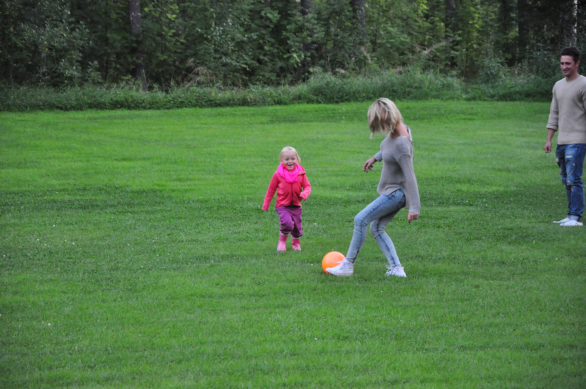 Röste.nu – Röstebilder – Grill- och familjefest på Dönjegården 2013
