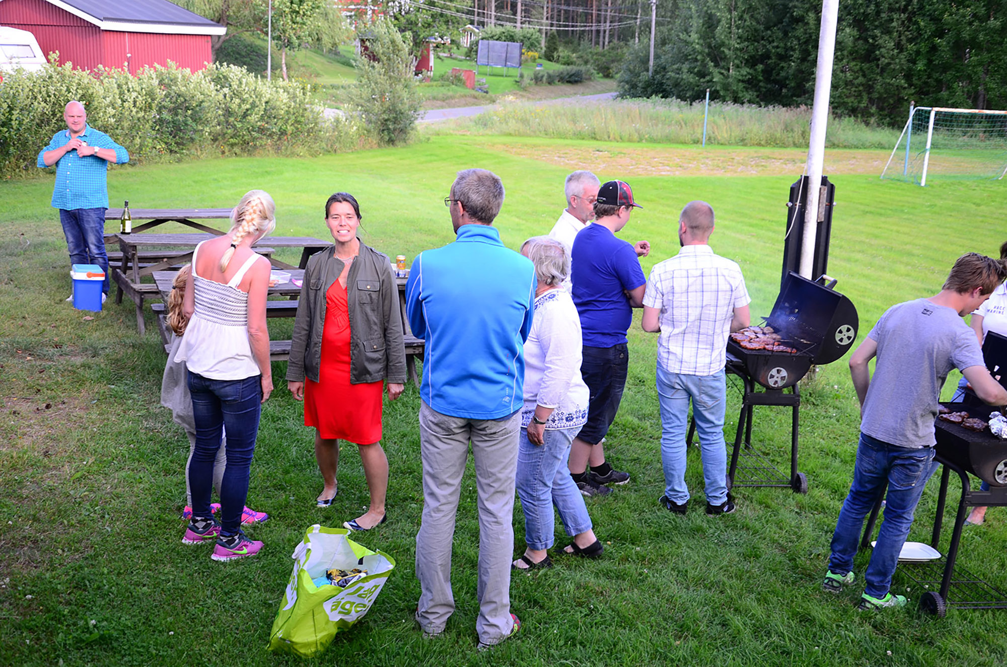 Röste.nu – Röstebilder – Grill- och familjefest på Dönjegården 2015