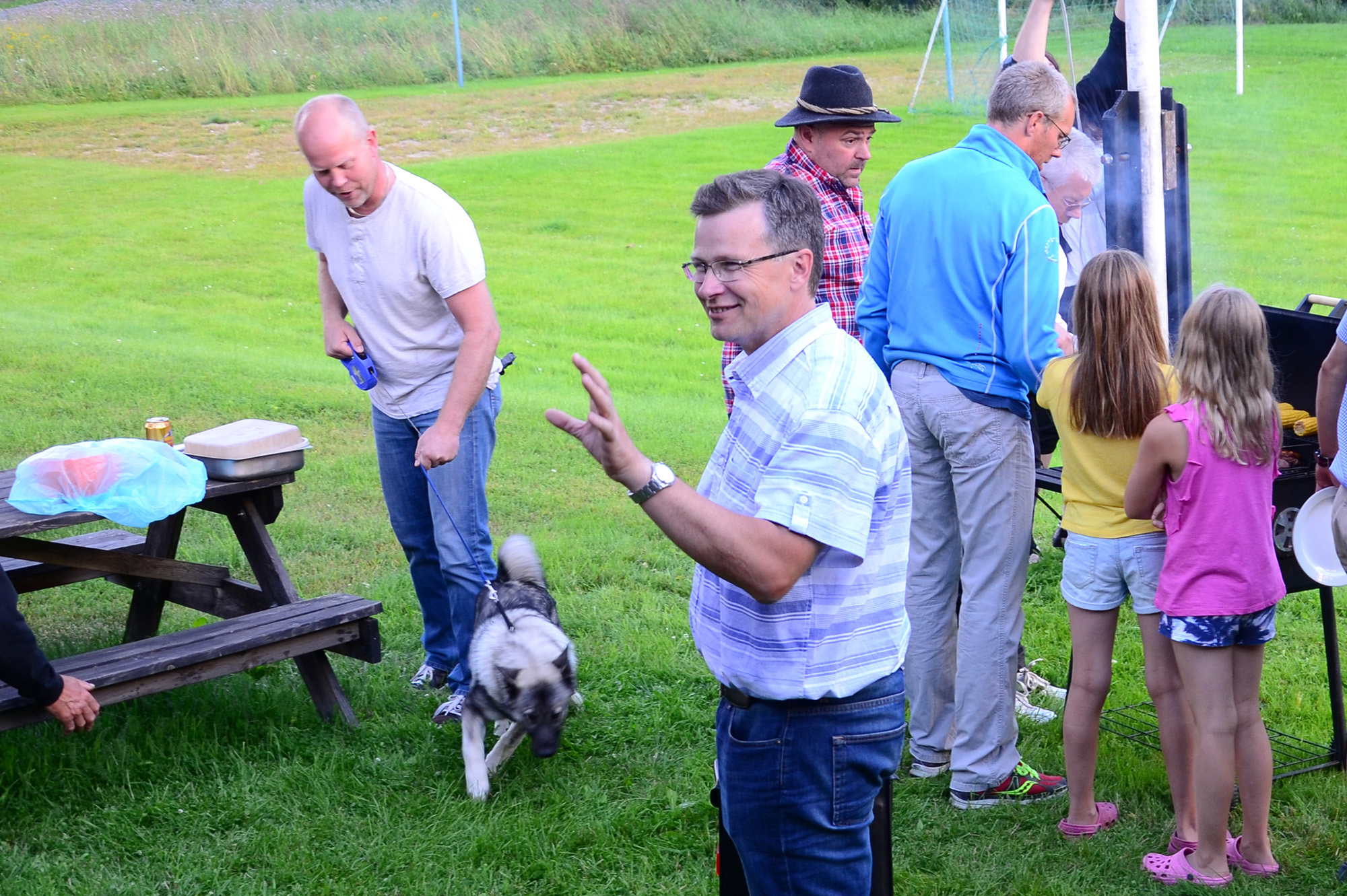Röste.nu – Röstebilder – Grill- och familjefest på Dönjegården 2015