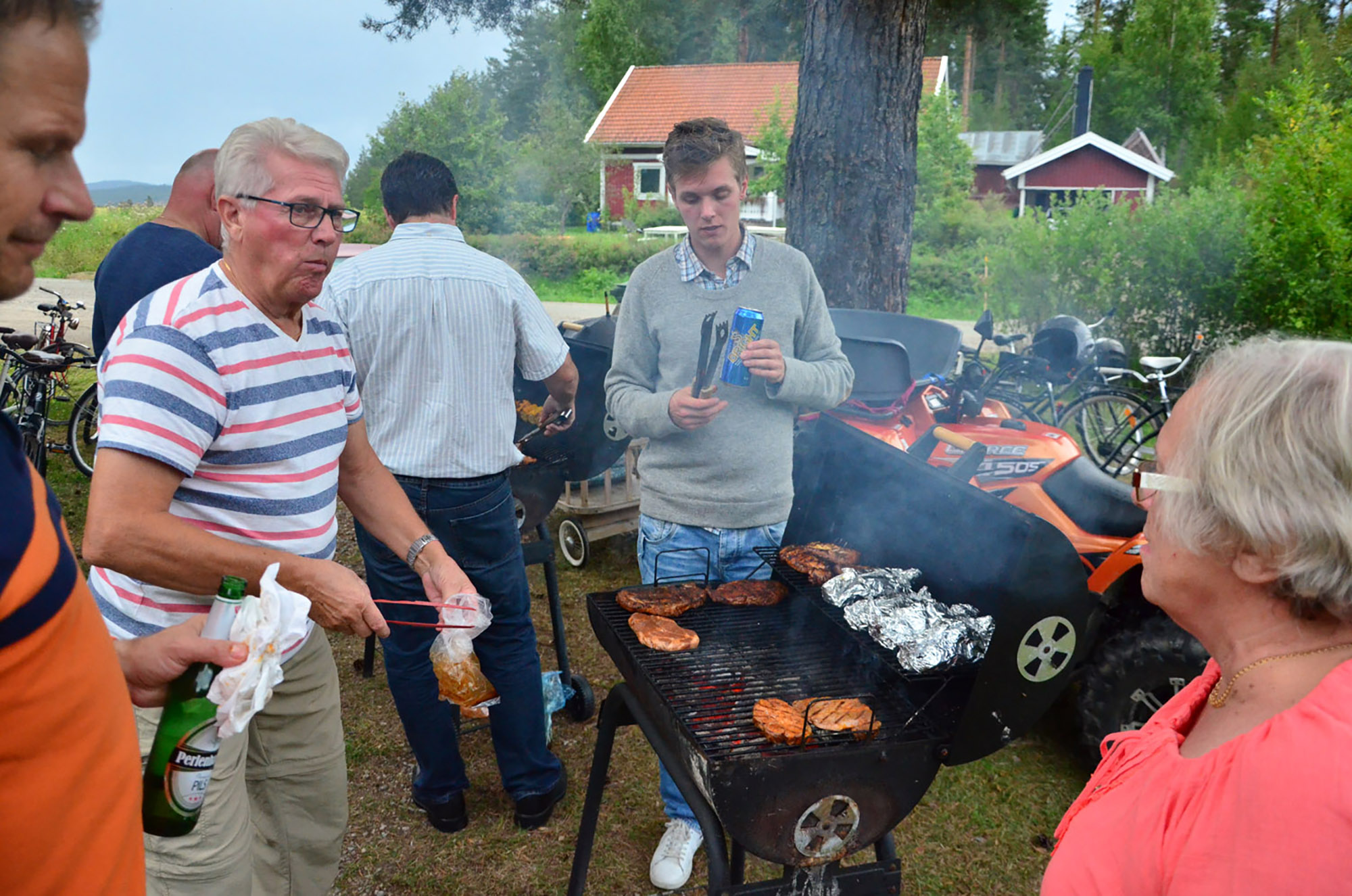 Röste.nu – Röstebilder – Grill- och familjefest på Dönjegården 2016