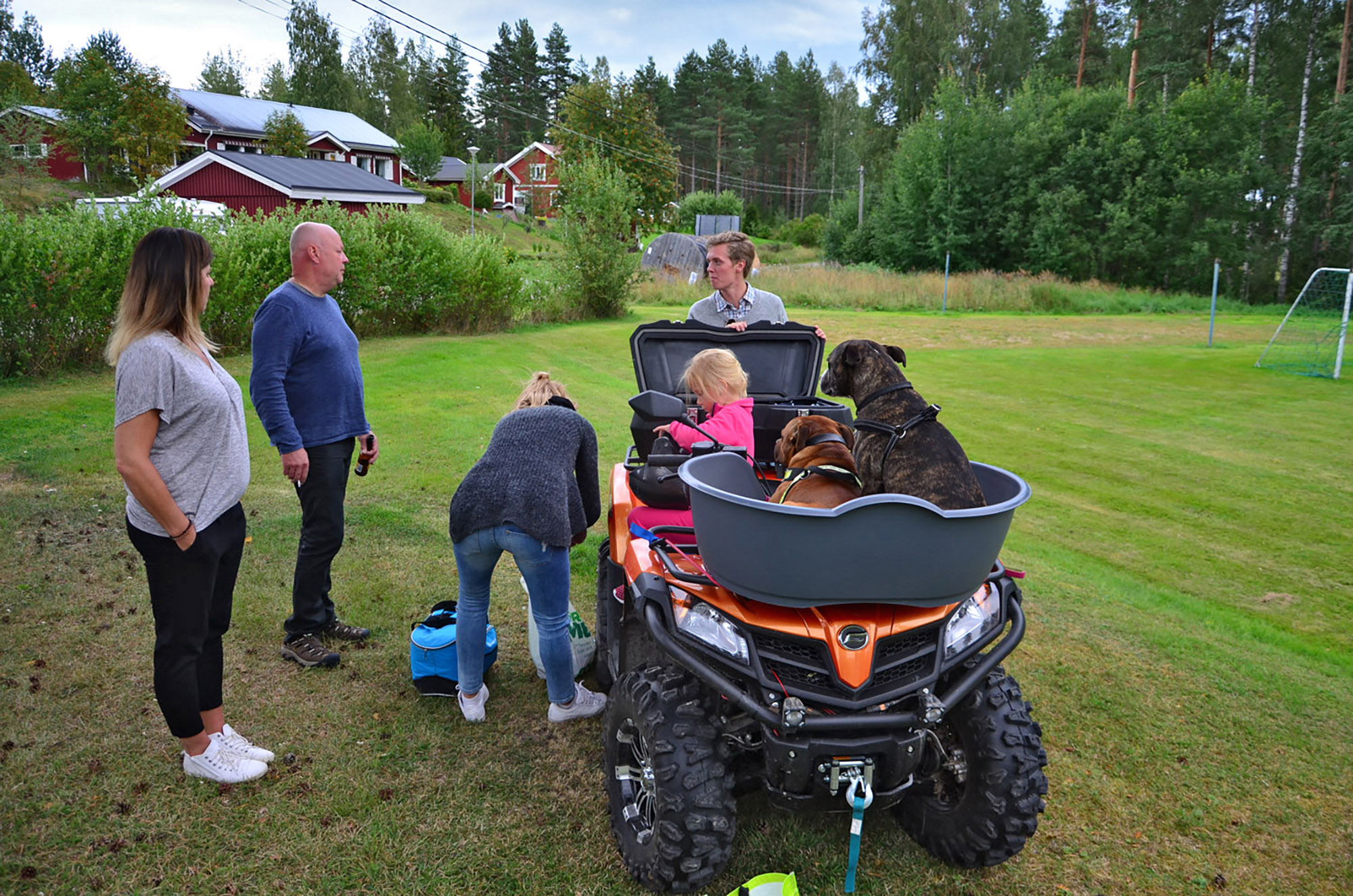 Röste.nu – Röstebilder – Grill- och familjefest på Dönjegården 2016
