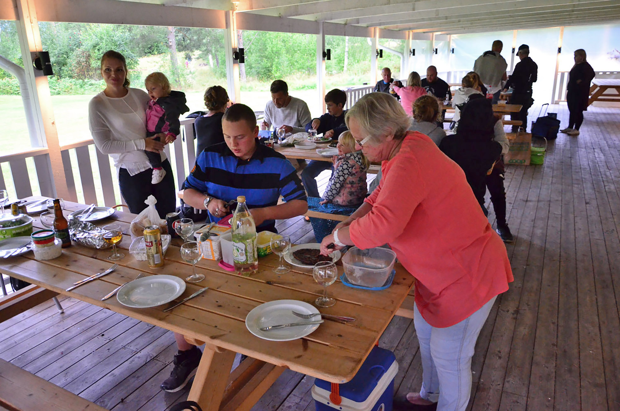 Röste.nu – Röstebilder – Grill- och familjefest på Dönjegården 2016