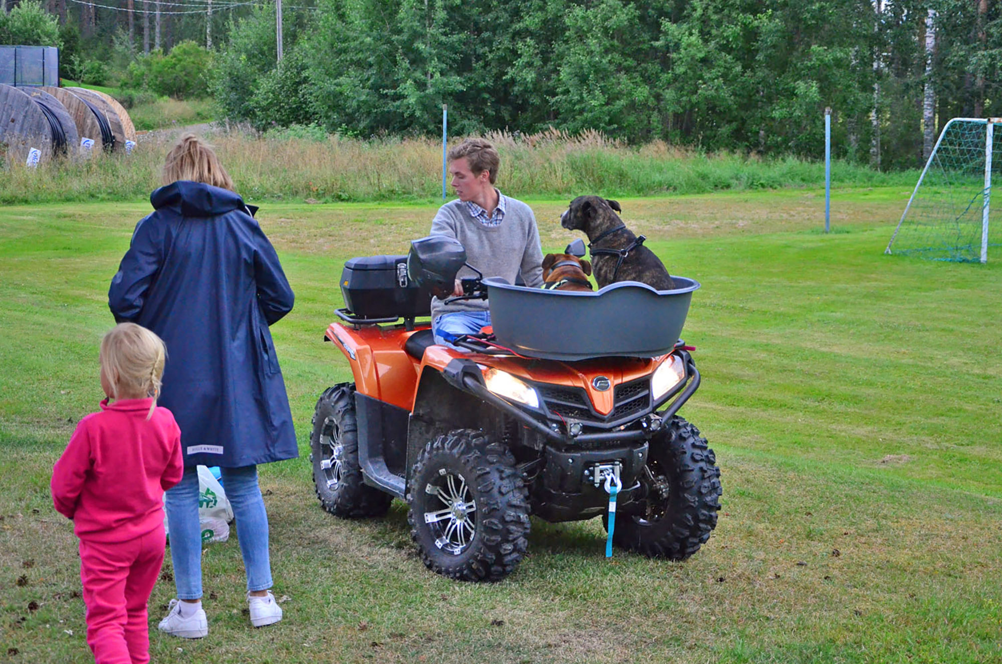 Röste.nu – Röstebilder – Grill- och familjefest på Dönjegården 2016
