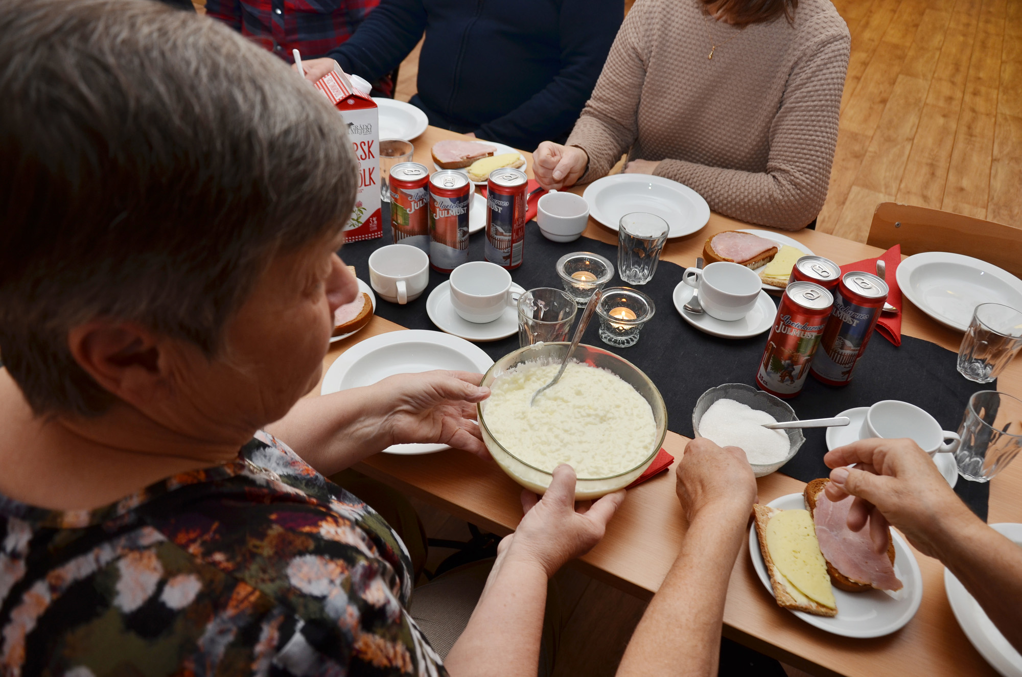 Röste.nu – Röstebilder – Grötfest i Dönjegården 2025