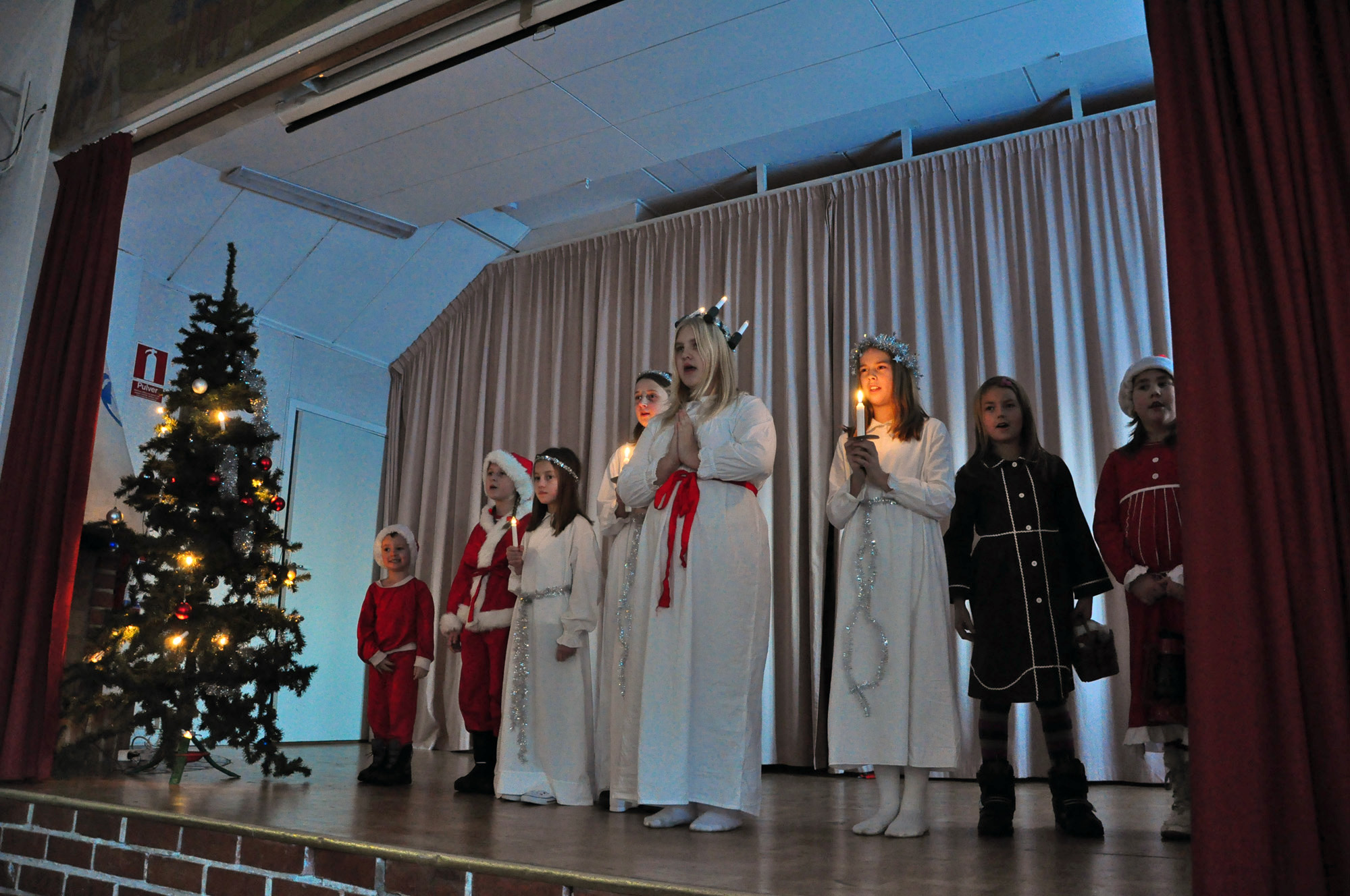 Röste.nu – Röstebilder – Grötfest med lucia i Dönjegården 2013