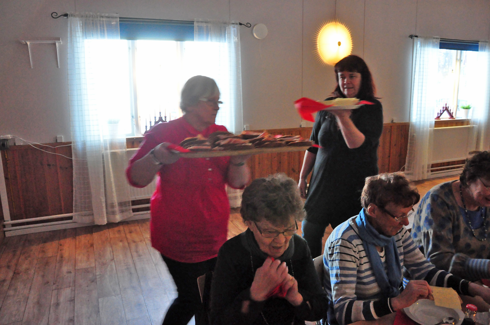 Röste.nu – Röstebilder – Grötfest med lucia i Dönjegården 2013