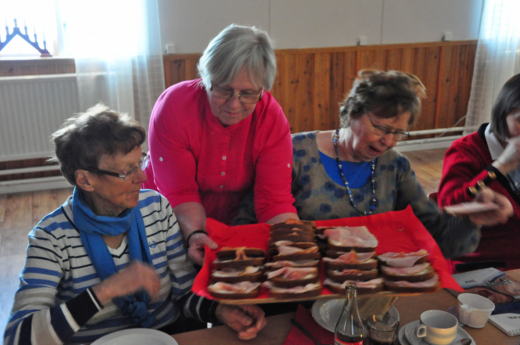 Röste.nu – Röstebilder – Grötfest med lucia i Dönjegården 2013