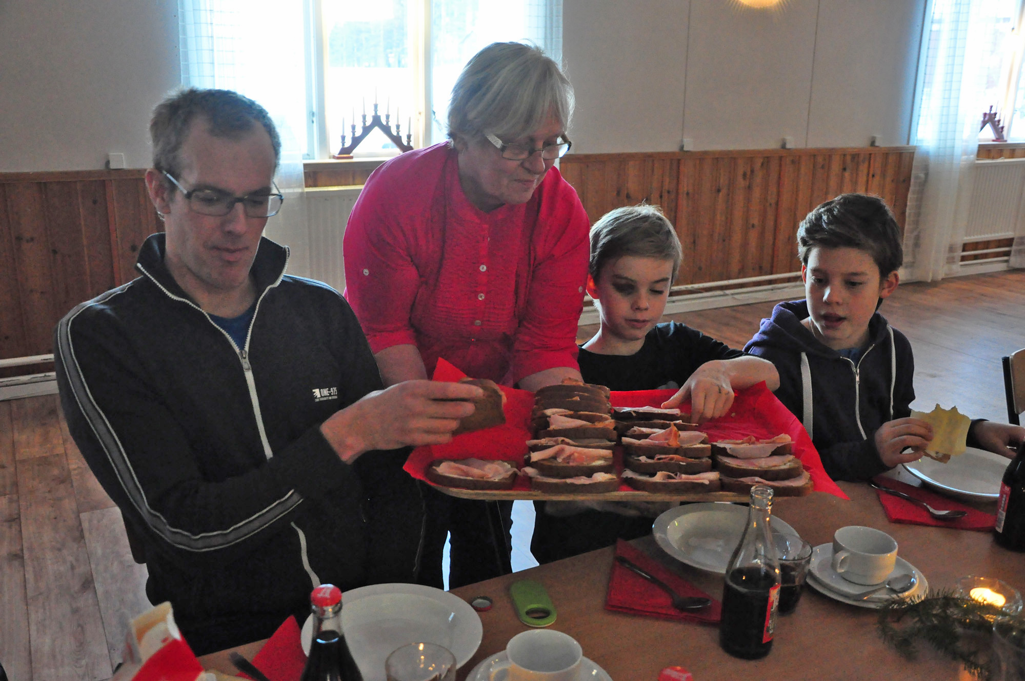 Röste.nu – Röstebilder – Grötfest med lucia i Dönjegården 2013