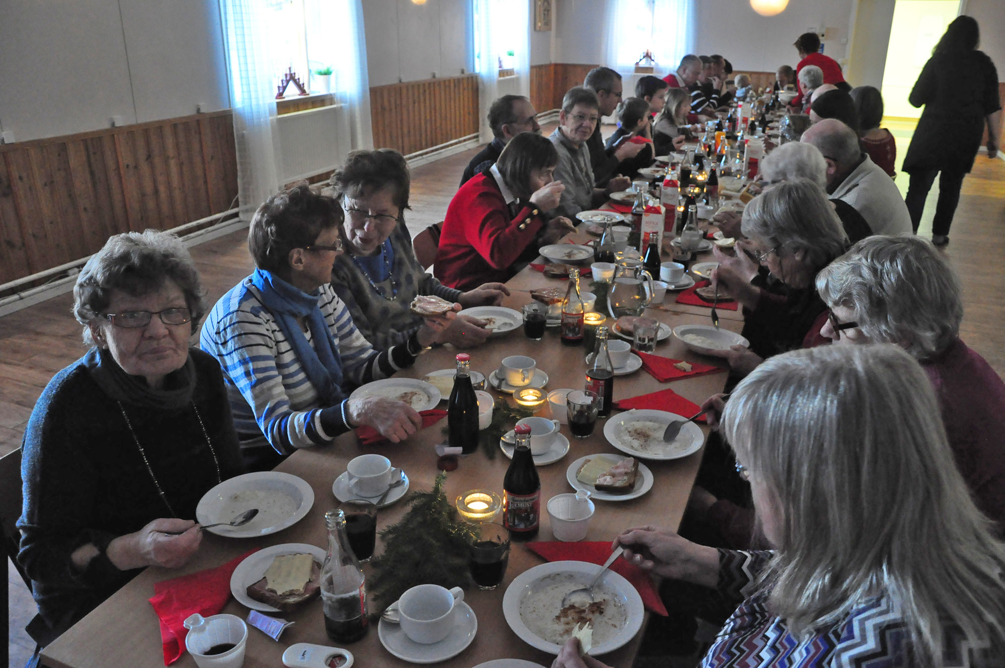 Röste.nu – Röstebilder – Grötfest med lucia i Dönjegården 2013