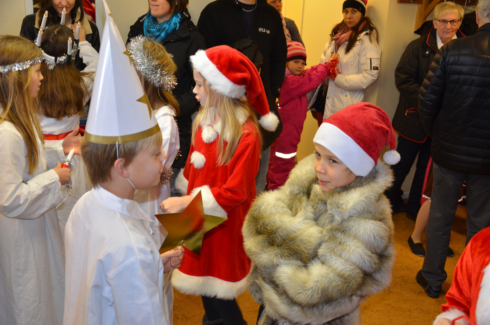 Röste.nu – Röstebilder – Grötfest med Lucia i Dönjegården 2014