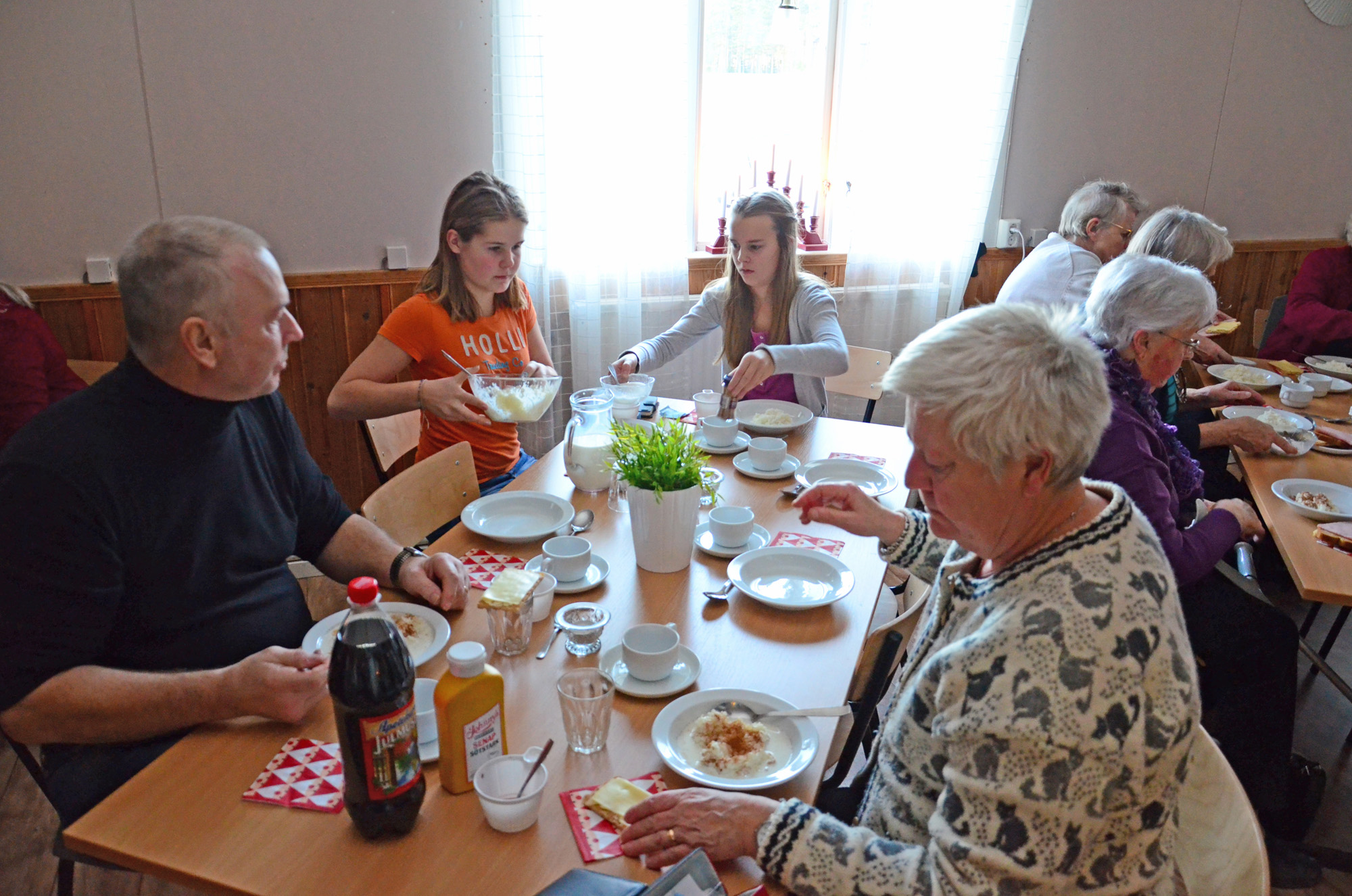Röste.nu – Röstebilder – Grötfest med Lucia i Dönjegården 2014