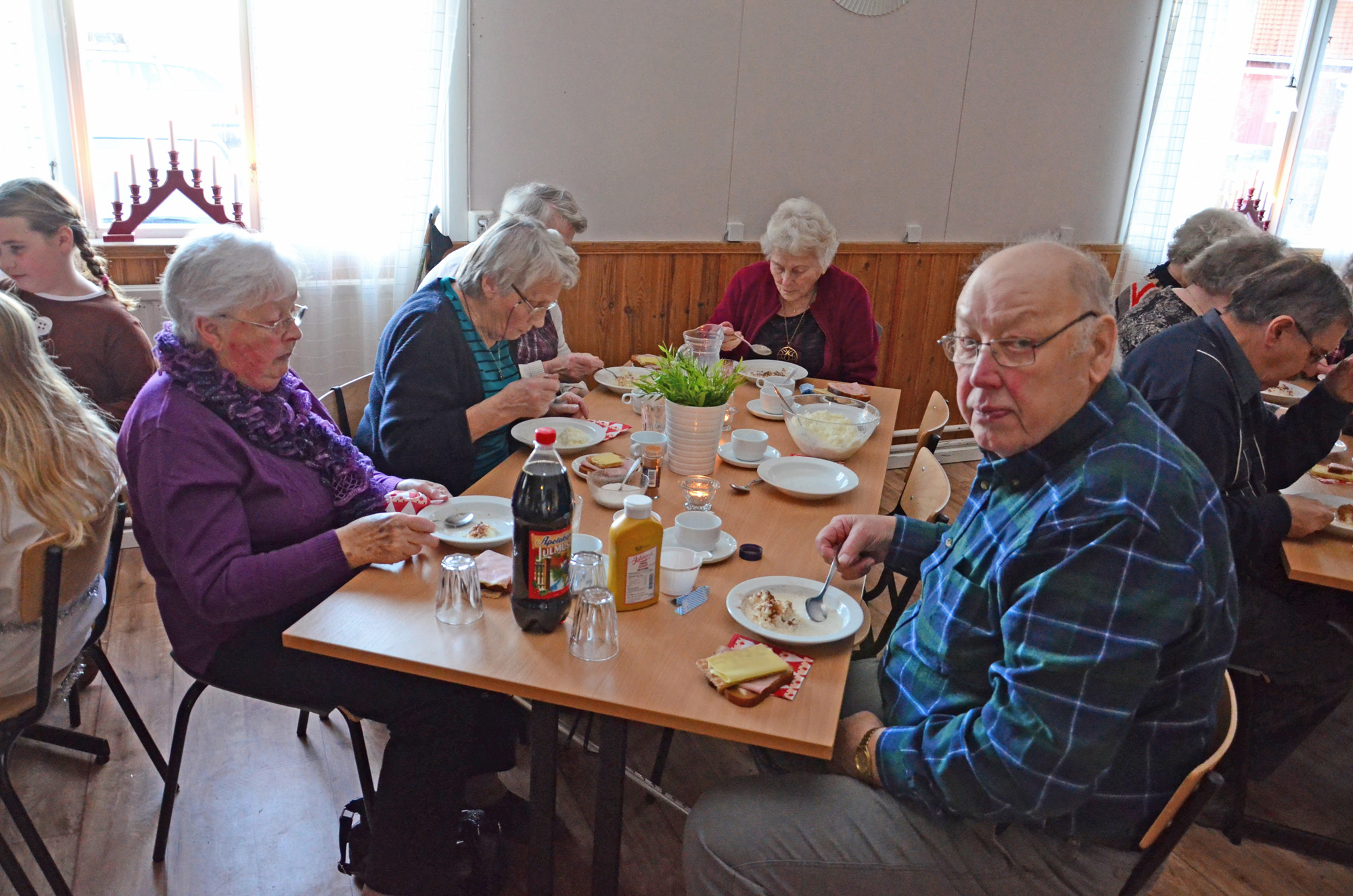 Röste.nu – Röstebilder – Grötfest med Lucia i Dönjegården 2014