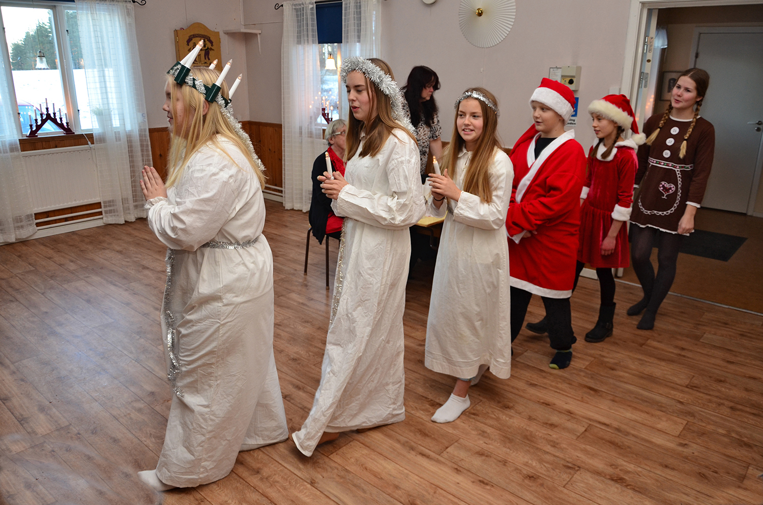 Röste.nu – Röstebilder – Grötfest med lucia i Dönjegården 2016