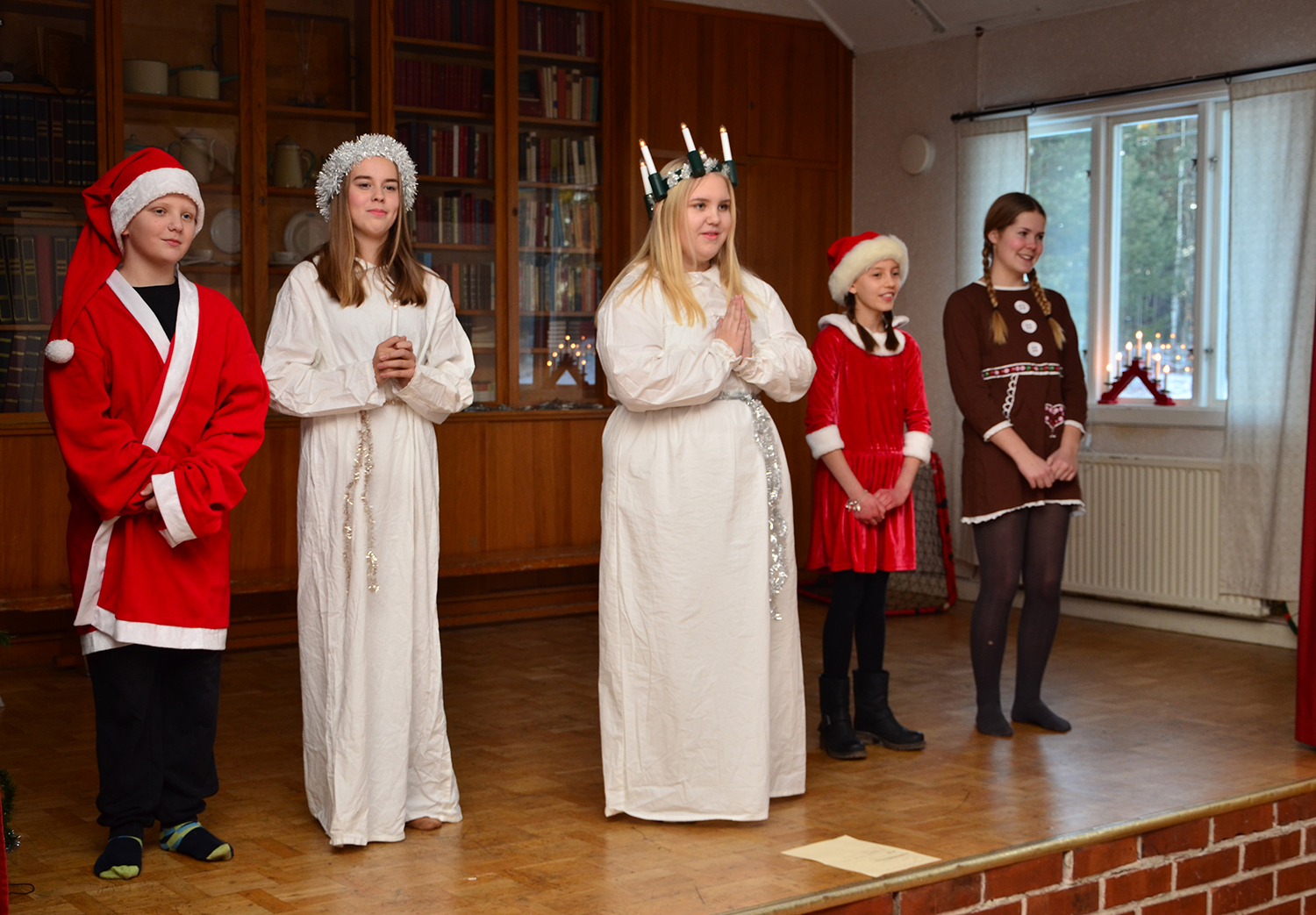 Röste.nu – Röstebilder – Grötfest med lucia i Dönjegården 2016