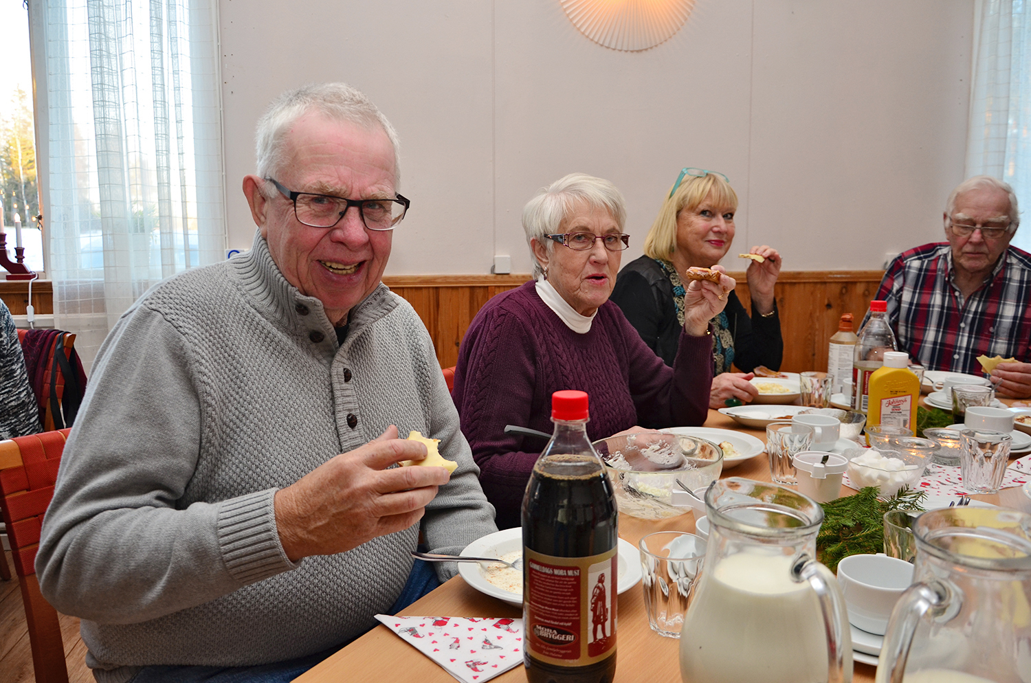 Röste.nu – Röstebilder – Grötfest med lucia i Dönjegården 2016