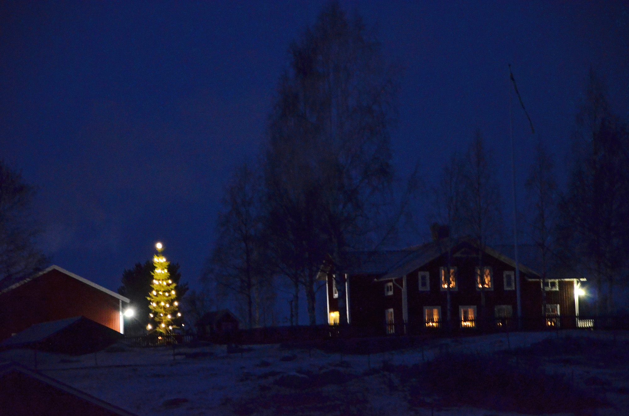 Röste.nu – Röstebilder – Grötfest med lucia i Dönjegården 2016