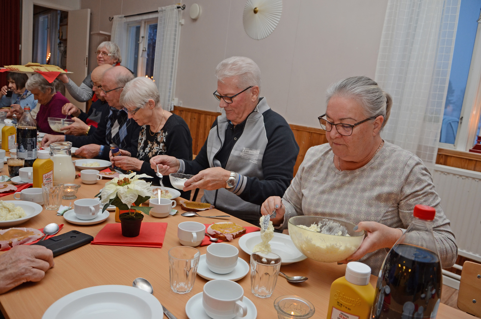 Röste.nu – Röstebilder – Grötfest i Dönjegården 2018