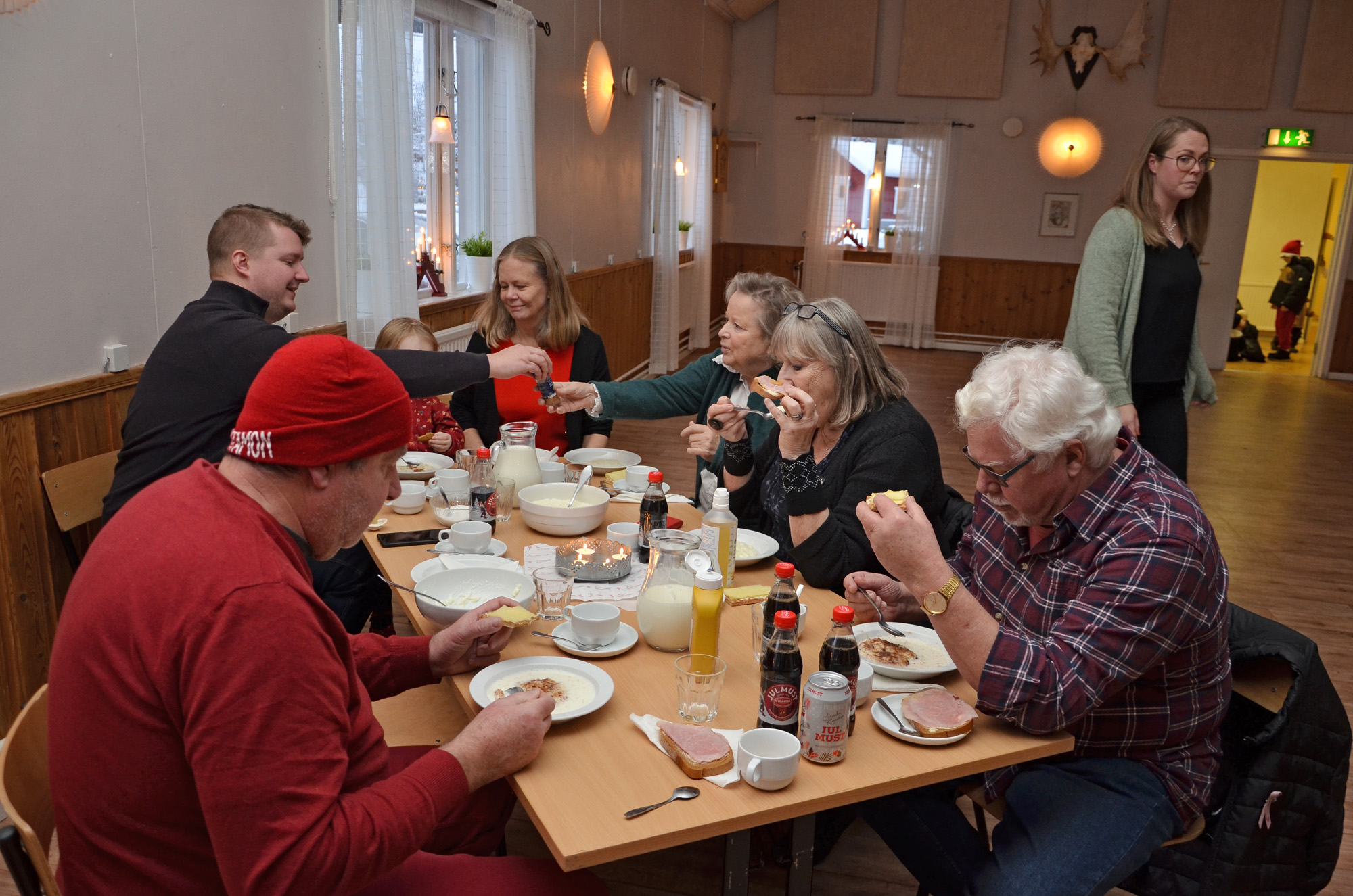 Röste.nu – Röstebilder – Grötfest med lucia i Dönjegården 2022