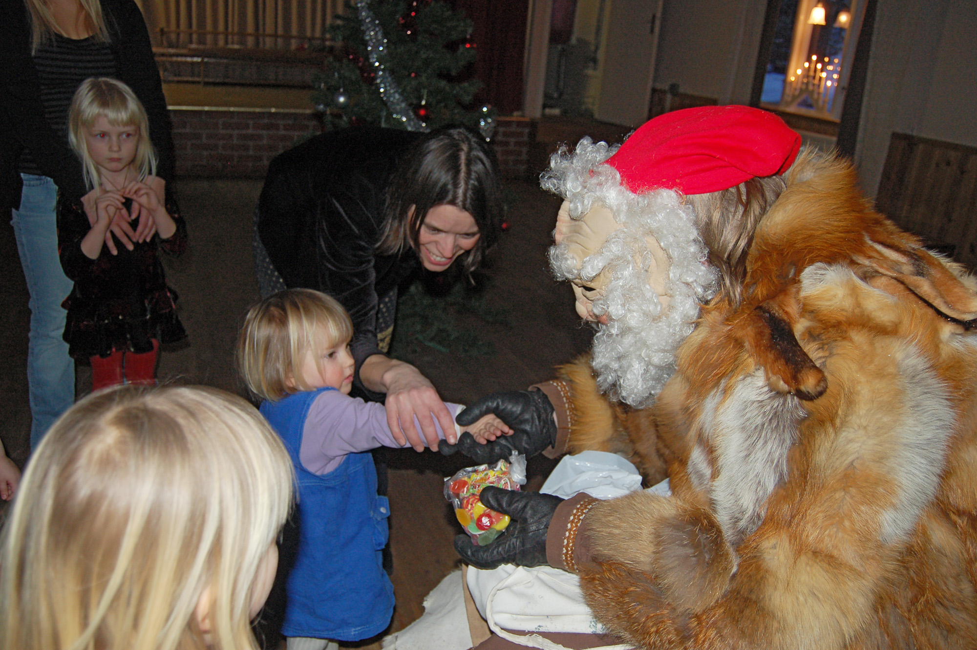 Röste.nu – Röstebilder – Julgransplundring i Dönjegården 2008