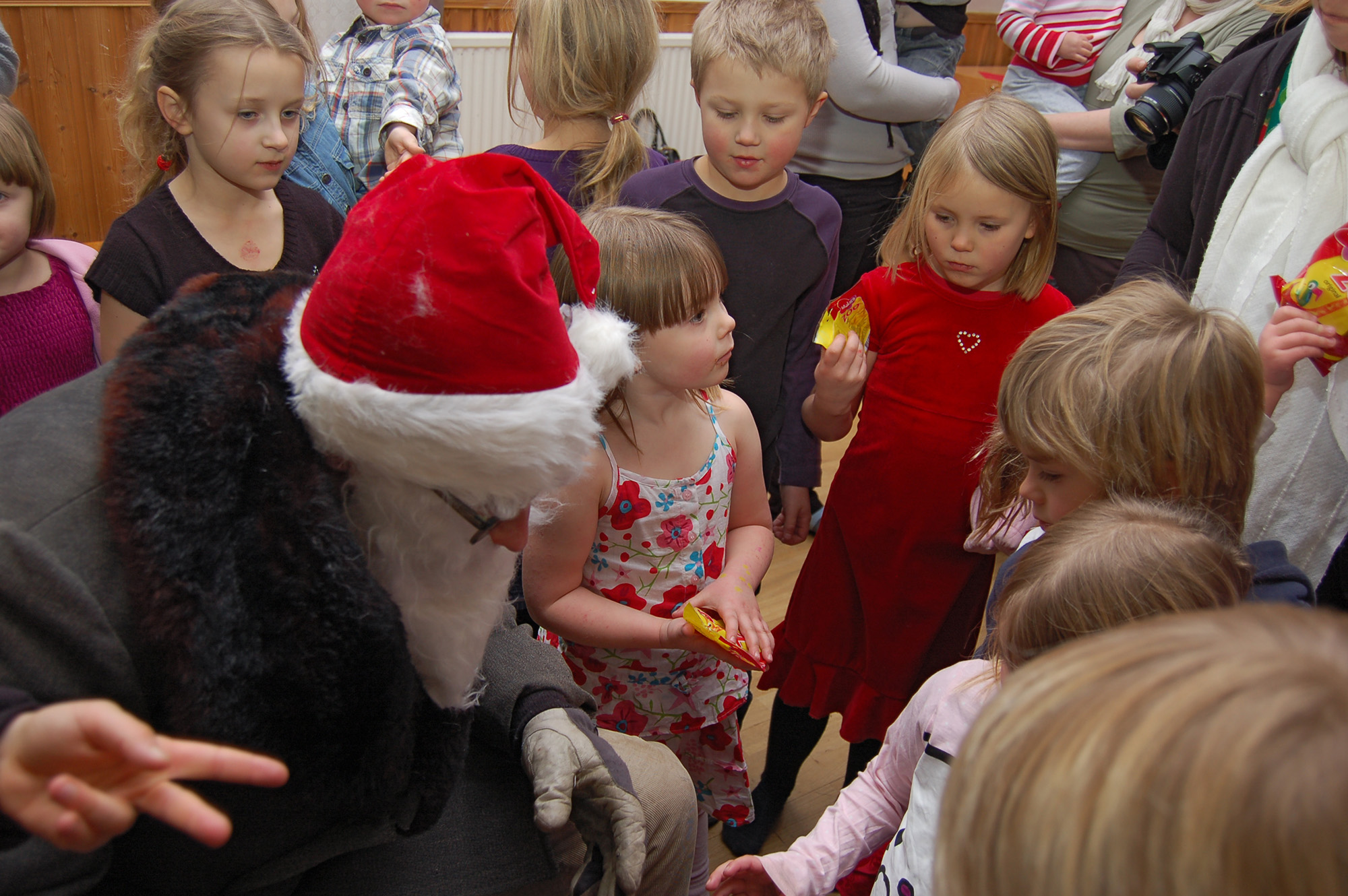 Röste.nu – Röstebilder – Julgransplundring i Dönjegården 2010