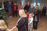 Röste.nu – Röstebilder – Julgransplundring i Dönjegården 2011