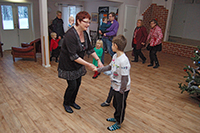 Röste.nu – Röstebilder – Julgransplundring i Dönjegården 2011