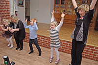 Röste.nu – Röstebilder – Julgransplundring i Dönjegården 2011