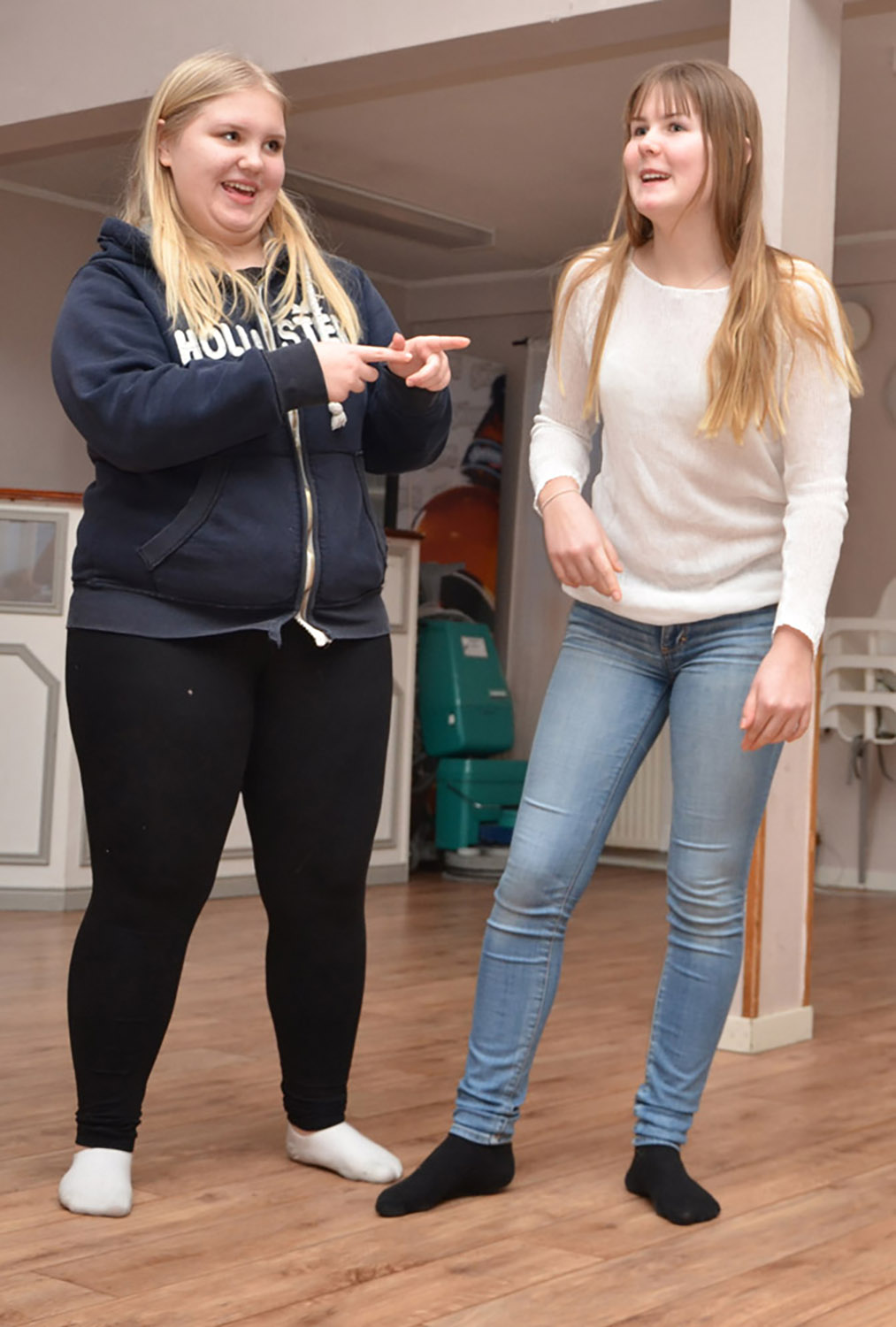 Röste.nu – Röstebilder – Julgransplundring i Dönjegården 2017