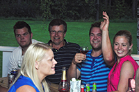 Röste.nu – Röstebilder – Konsert med Pelle Med Två på Dönjegården 2013