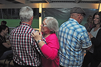 Röste.nu – Röstebilder – Konsert med Pelle Med Två på Dönjegården 2013