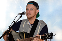 Röste.nu – Röstebilder – Pelle Med Två (å nå’n till) på Dönjegården 2014