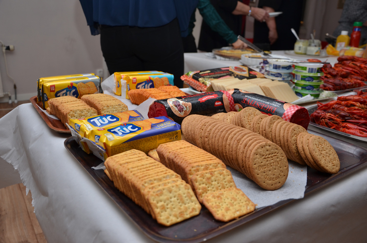 Röste.nu – Röstebilder – Kräft- och surströmmingsfest i Dönjegården 2017