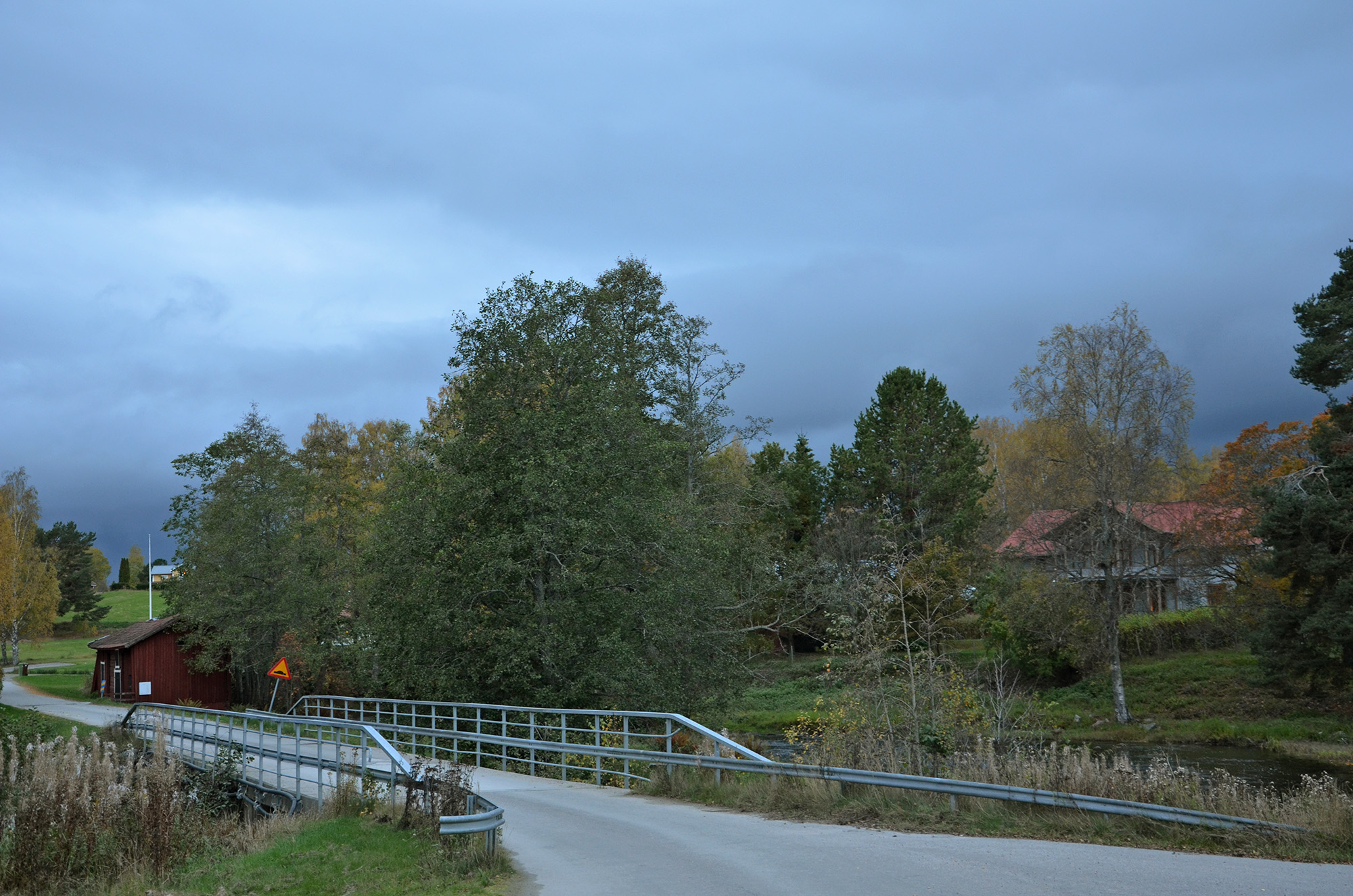 Röste.nu – Röstebilder – Kräft- och surströmmingsfest i Dönjegården 2017