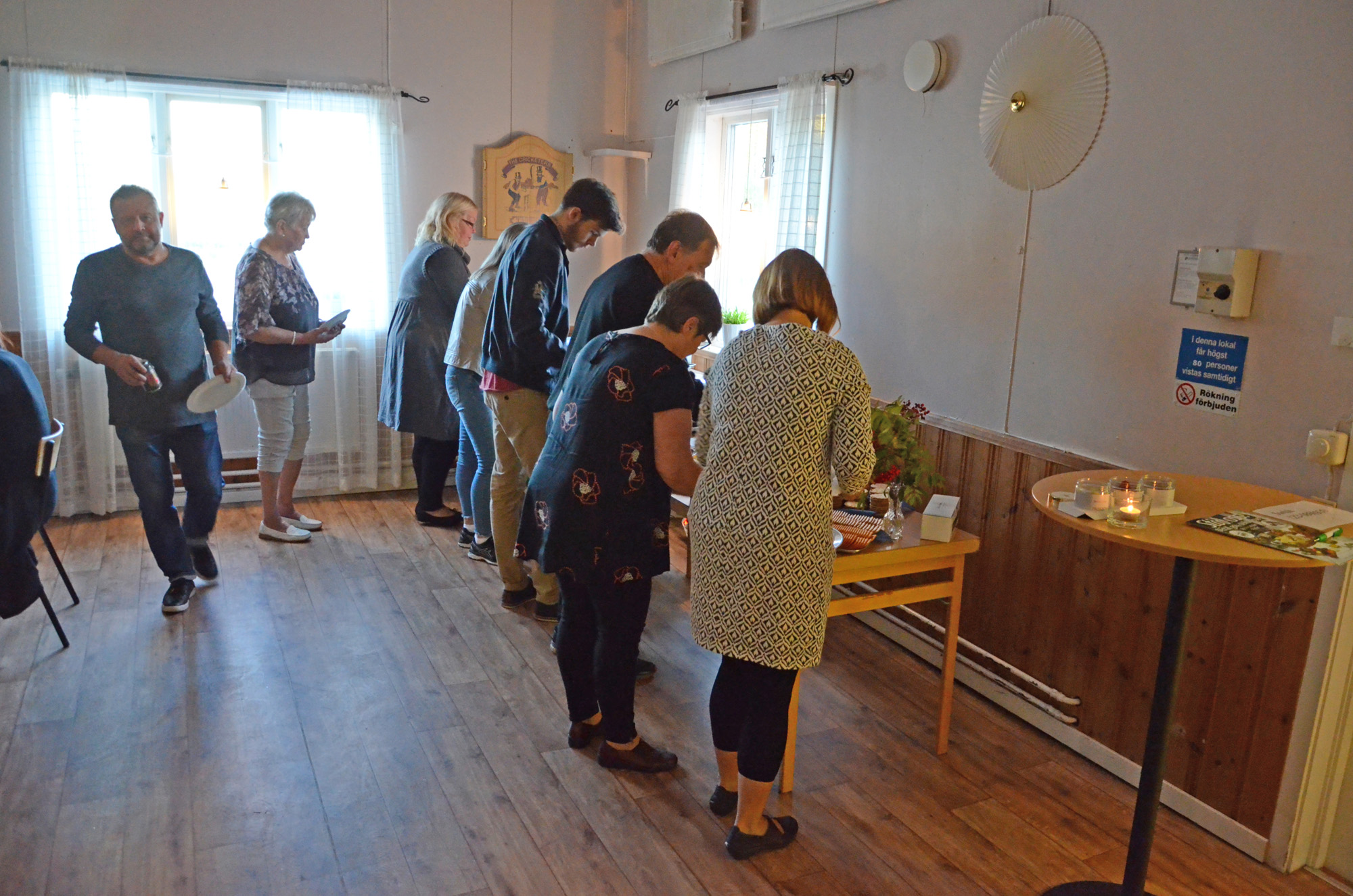 Röste.nu – Röstebilder – Kräft- och surströmmingsfest i Dönjegården 2018