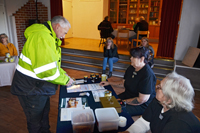 Röste.nu – Röstebilder – Kulturdag i Dönjegården med kolbullar, gamla bilder och honung 2024