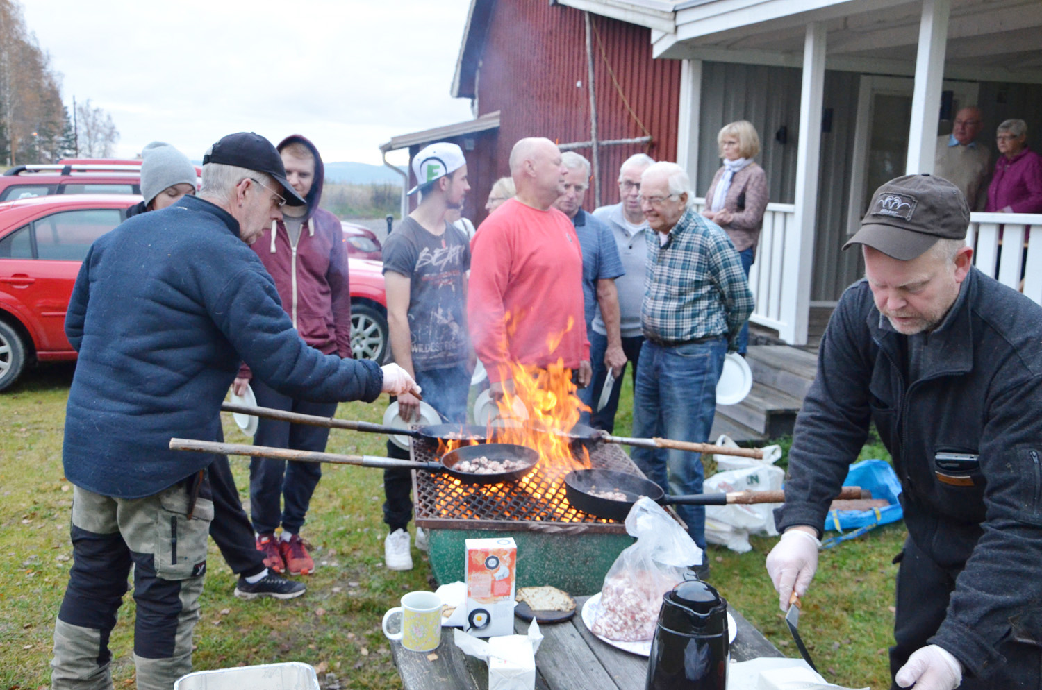Röste.nu – Röstebilder – Kulturdag i Dönjegården med föreläsning om Röstemord och kolbullespremiär 2017