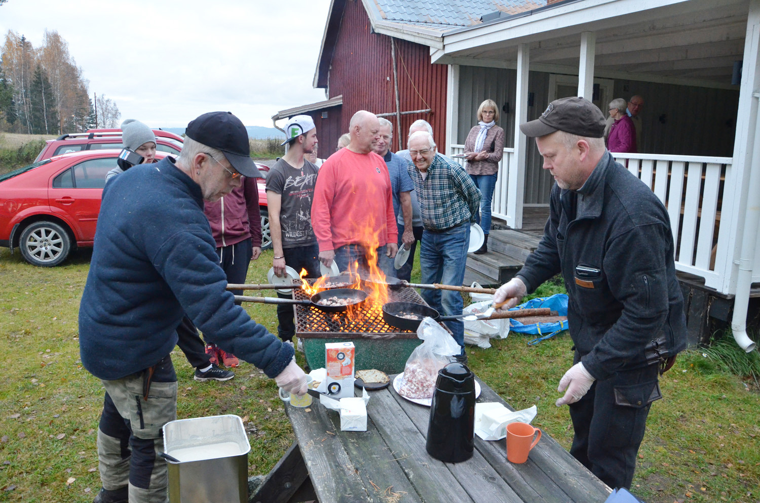 Röste.nu – Röstebilder – Kulturdag i Dönjegården med föreläsning om Röstemord och kolbullespremiär 2017