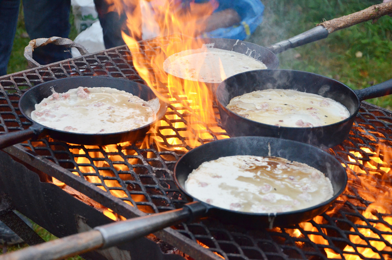 Röste.nu – Röstebilder – Kulturdag i Dönjegården med föreläsning om Röstemord och kolbullespremiär 2017