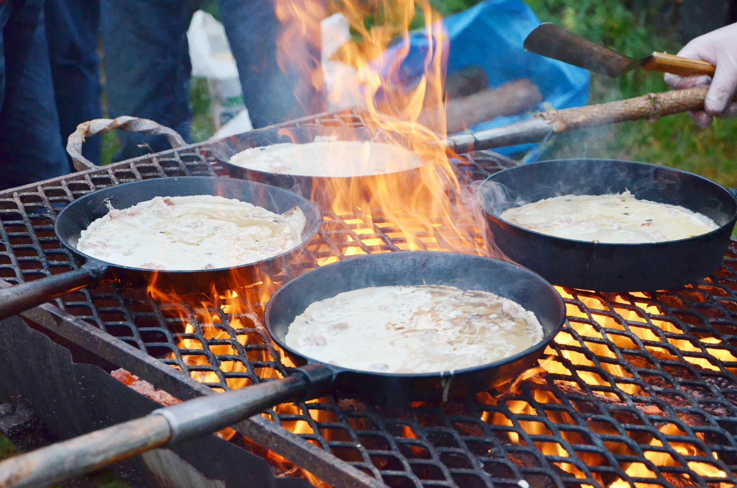 Röste.nu – Röstebilder – Kulturdag i Dönjegården med föreläsning om Röstemord och kolbullespremiär 2017
