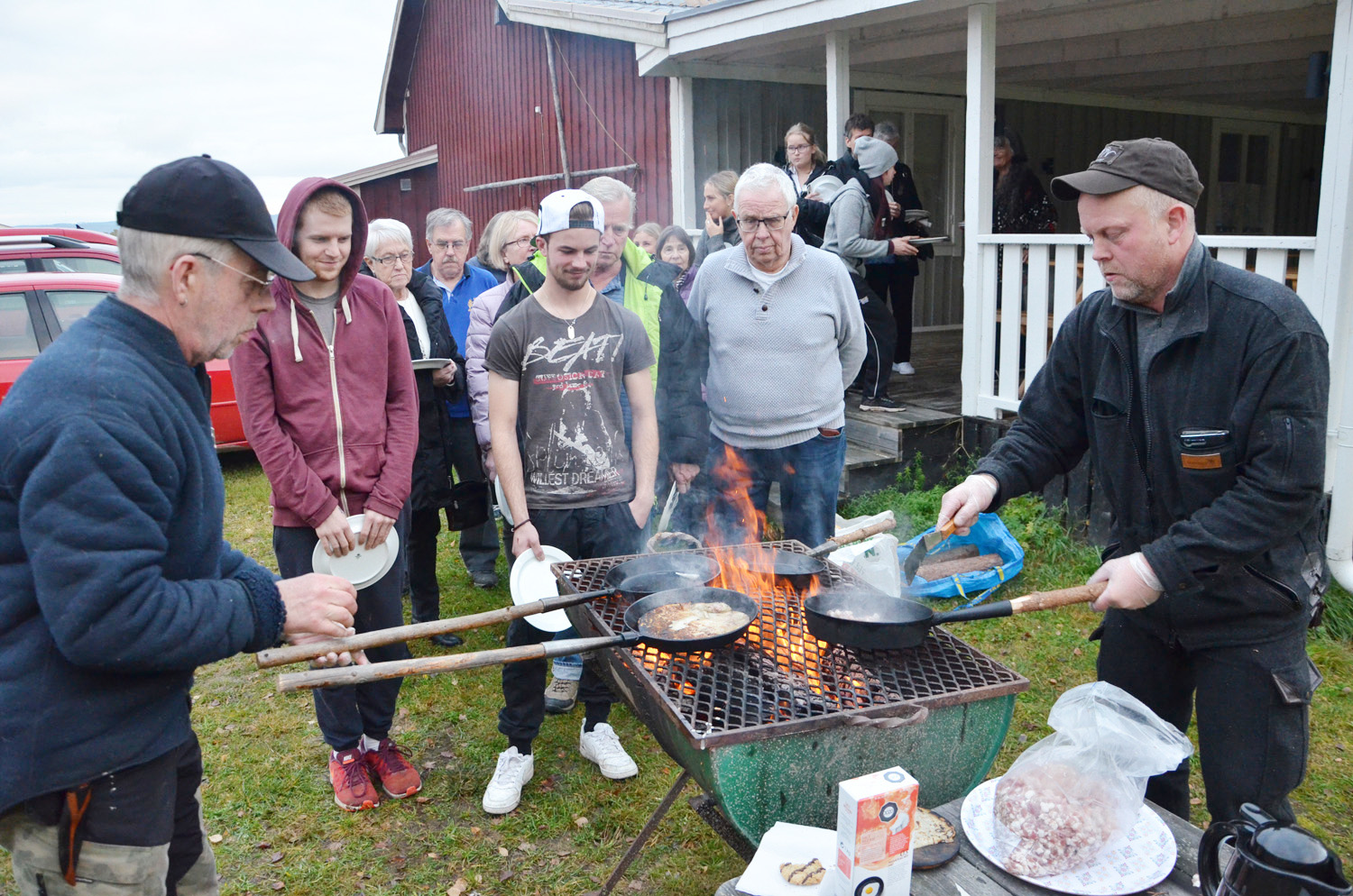 Röste.nu – Röstebilder – Kulturdag i Dönjegården med föreläsning om Röstemord och kolbullespremiär 2017