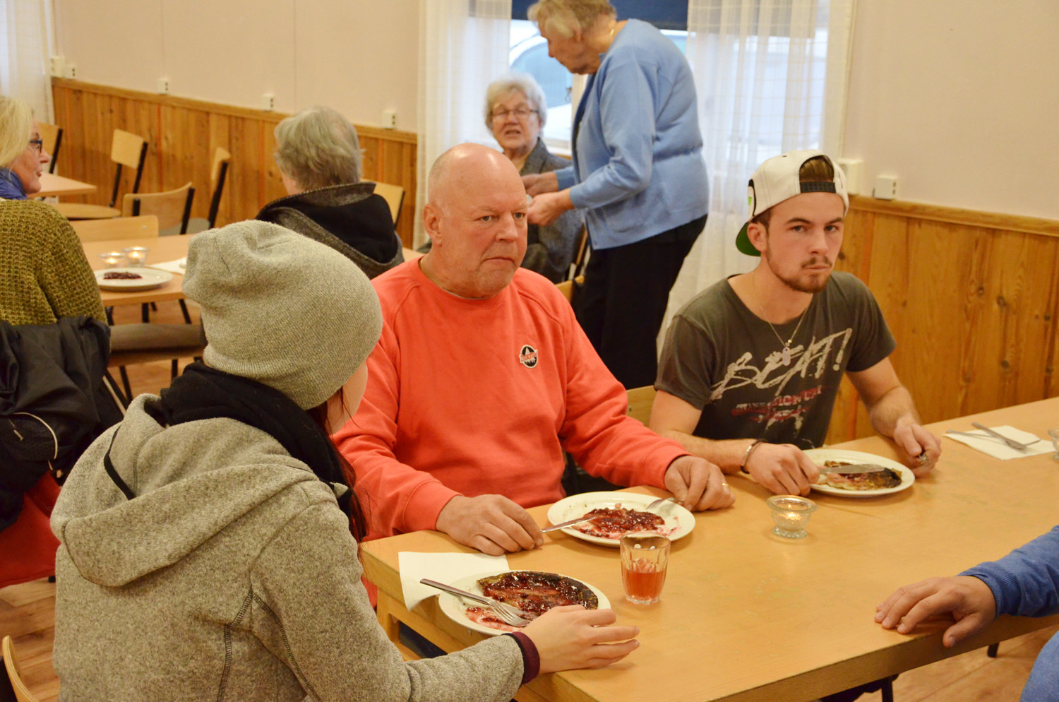 Röste.nu – Röstebilder – Kulturdag i Dönjegården med föreläsning om Röstemord och kolbullespremiär 2017