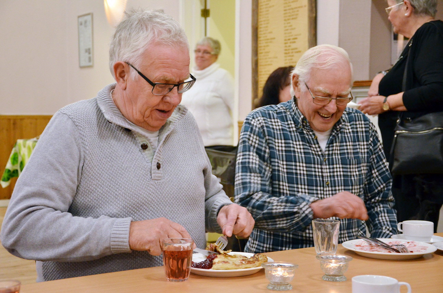 Röste.nu – Röstebilder – Kulturdag i Dönjegården med föreläsning om Röstemord och kolbullespremiär 2017