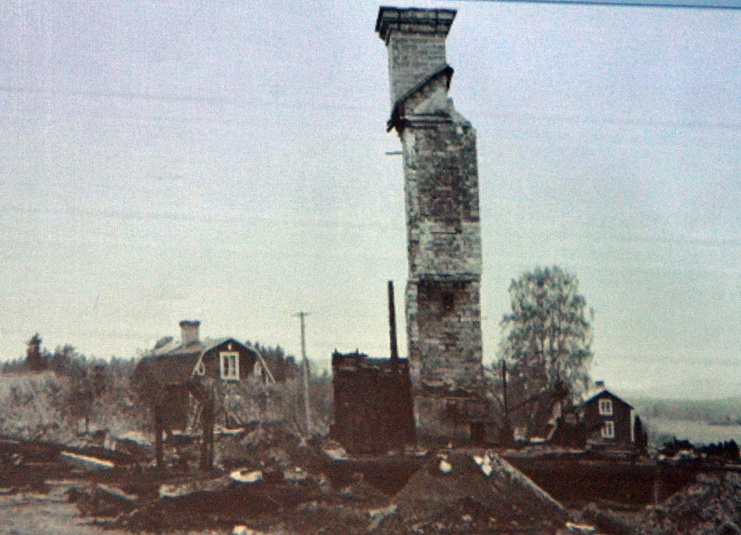 Röste.nu – Röstebilder – Kulturdag i Dönjegården med föreläsning om Röstemord och kolbullespremiär 2017