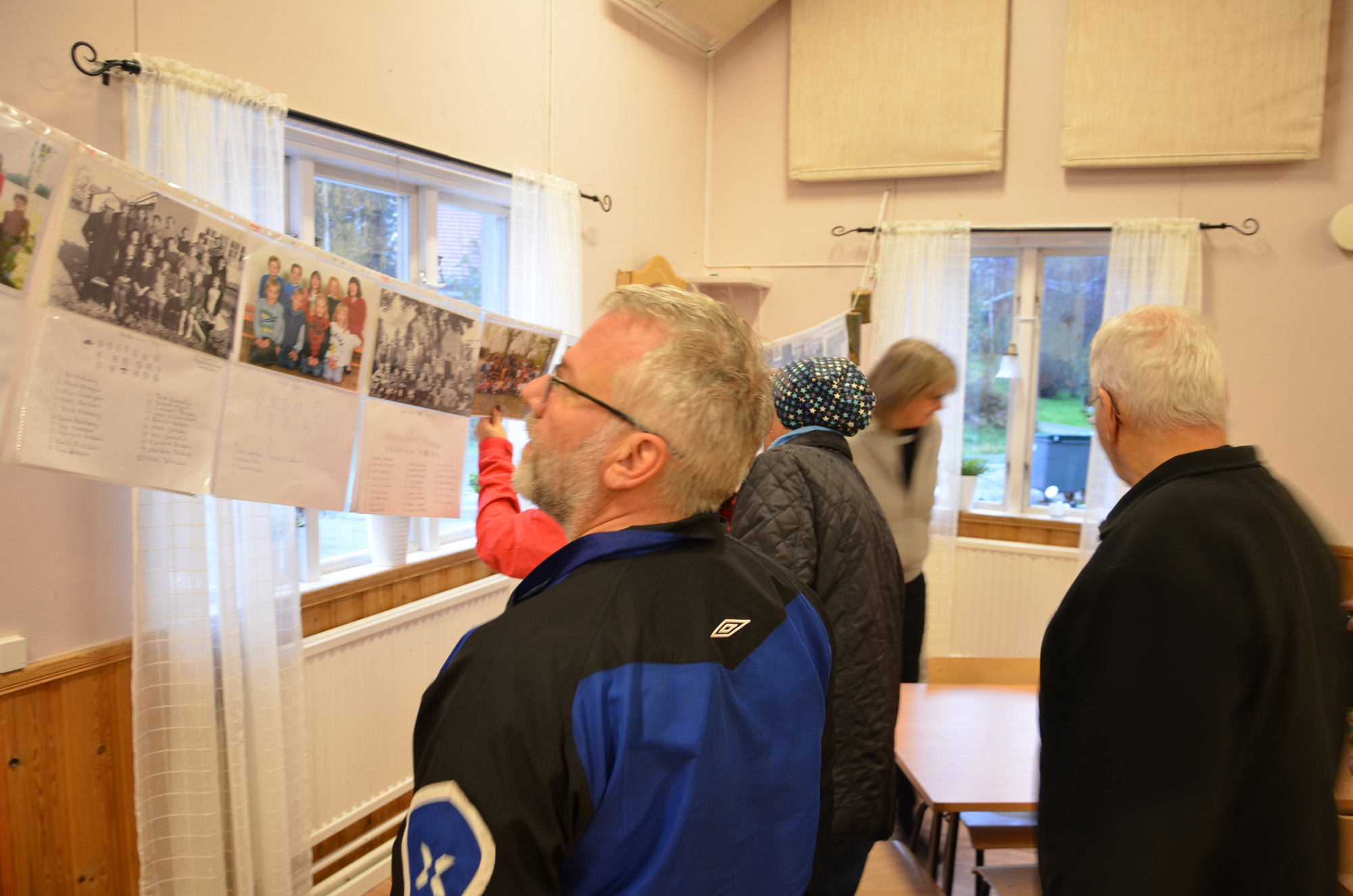Röste.nu – Röstebilder – Kulturdag i Dönjegården med Bollnäs Veteranmopedklubb och föreläsning av Arja Rohlin 2019