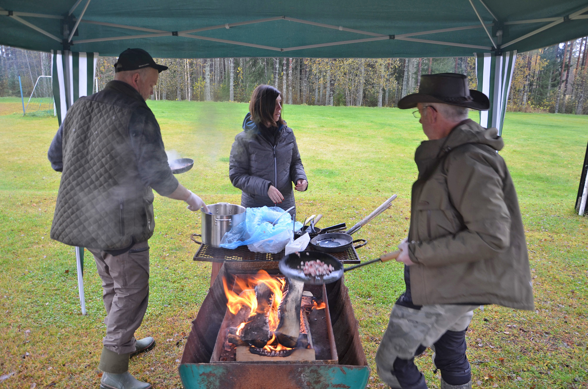 Röste.nu – Röstebilder – Kulturdag i Dönjegården med Bollnäs Veteranmopedklubb och föreläsning av Arja Rohlin 2019