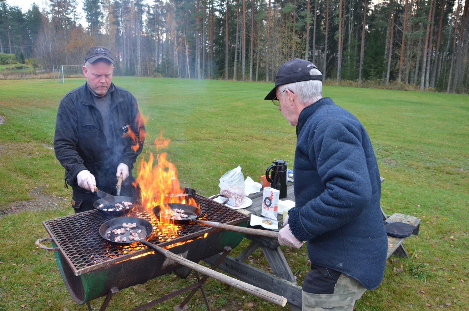 Röste.nu – Röstebilder – Kulturdag i Dönjegården med föreläsning om Röstemord och kolbullespremiär 2017