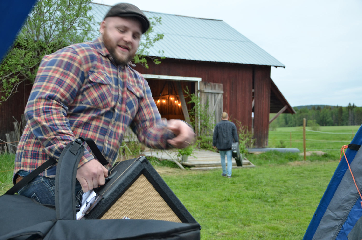 Röste.nu – Röstebilder – Logdans i Farmorsladan 2017