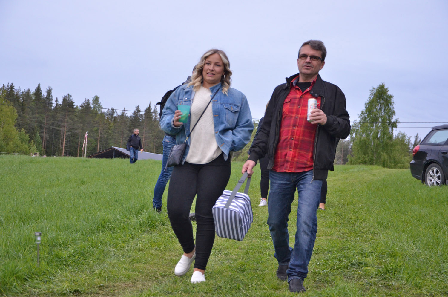 Röste.nu – Röstebilder – Logdans i Farmorsladan 2017